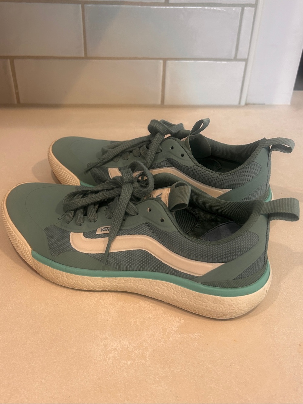 Vans UltraRange Sneakers Women’s 7.5/Men’s 6.0 | Excellent Condition - Picture 5 of 10